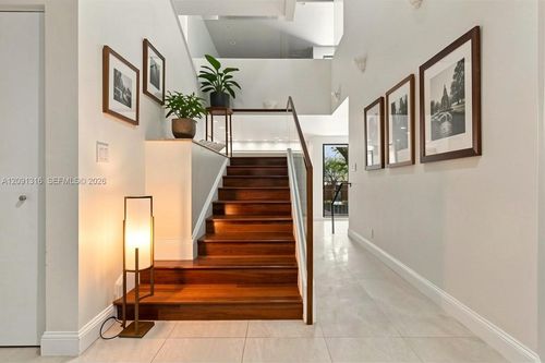 d2-1542 Ne Quayside Ter, Miami, FL, 33138-2208 | Card Image