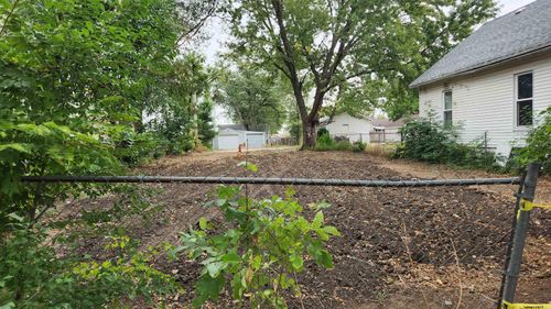 631 Wallgate Ave, Waterloo, IA, 50701-5839 | Card Image
