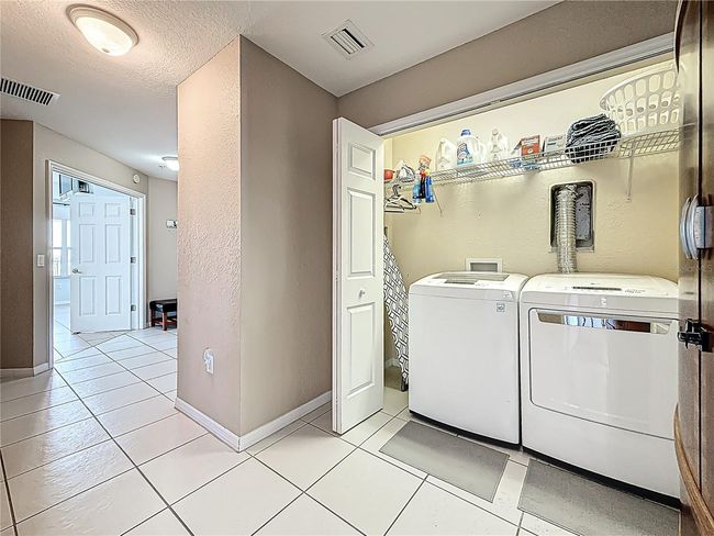 Indoor, private laundry | Image 45