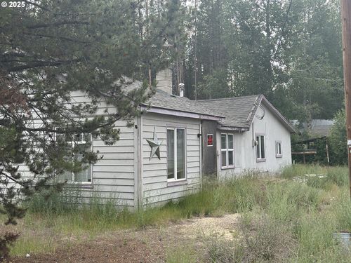 135962 Highway 97 N, Crescent, OR, 97733-7214 | Card Image