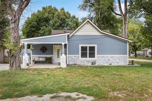 200 Perry St, Edgerton, MO, 64444-8902 | Card Image