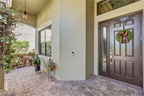 2870 Cinnamon Bay Circle Nw, NAPLES, FL, 34119 | Card Image
