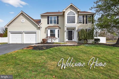 2 Berwick Cir, EAST WINDSOR, NJ, 08520-2833 | Card Image