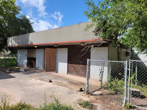 227 Old Angleton Rd, Lake Jackson, TX, 77566-4757 | Card Image