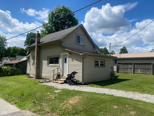 207 Short St, Brooklyn, IN, 46111-9733 | Card Image
