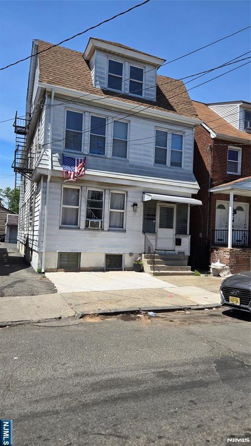 7 Frederick Ter, Irvington, NJ, 07111-1318 | Card Image