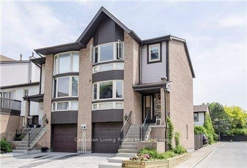 55 Sw English Ivyway Way, North York, ON, M2H3M3 | Card Image