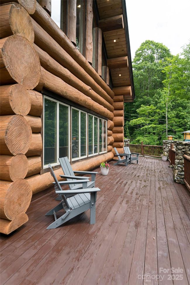 Ample deck space | Image 37