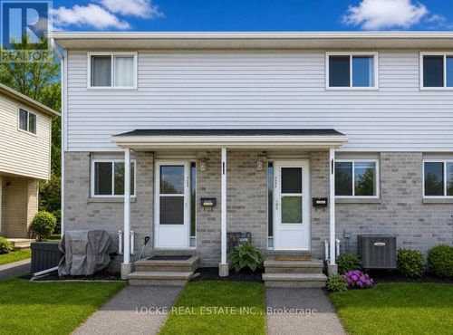 16-4036 Eady Crt, Gloucester, ON, K1J8X6 | Card Image