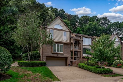 2217 Huntington Ct N, Wexford, PA, 15090-7591 | Card Image