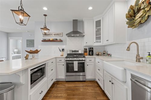 805 Clay Ave, Waco, TX, 76706-1315 | Card Image