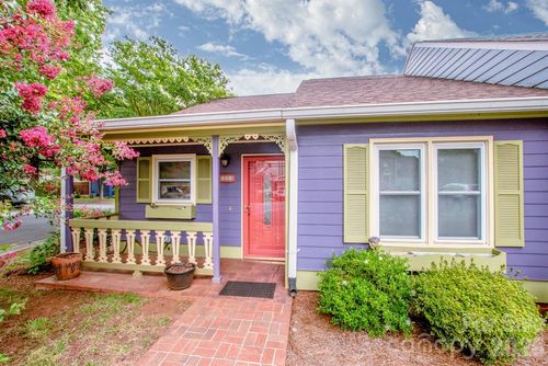 806 Prince Albert Ct, Statesville, NC, 28677-3382 | Card Image