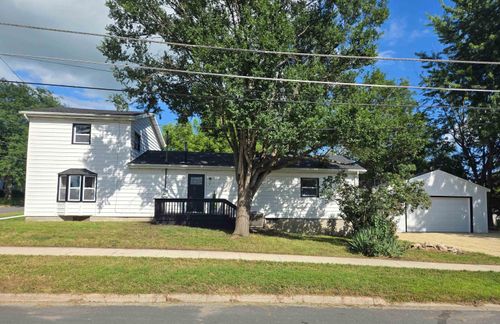 202 Wemple St, Parkersburg, IA, 50665-2070 | Card Image