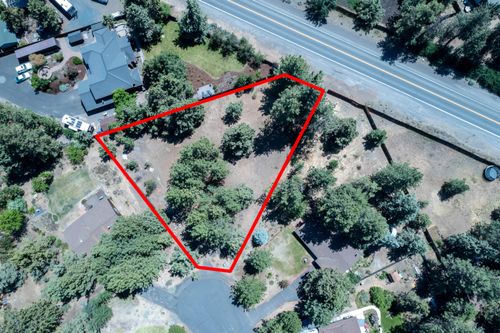 20589 Ambrosia Ln, Bend, OR, 97702-9461 | Card Image