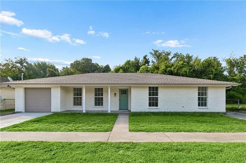 3113 Meraux Ln, Violet, LA, 70092-3933 | Card Image