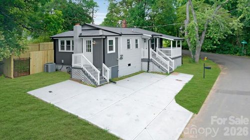 304 S Derby Ave, Newton, NC, 28658-2412 | Card Image