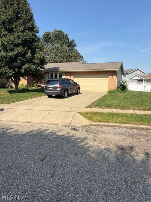 127 Northwood Drive, Dover, OH, 44622 | Card Image