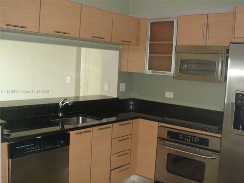 apt-1210-31 Se 5th St, Miami, FL, 33131-2512 | Card Image