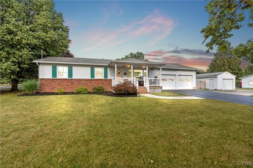 100 Grove Ave Ext, Auburn, NY, 13021-4922 | Card Image