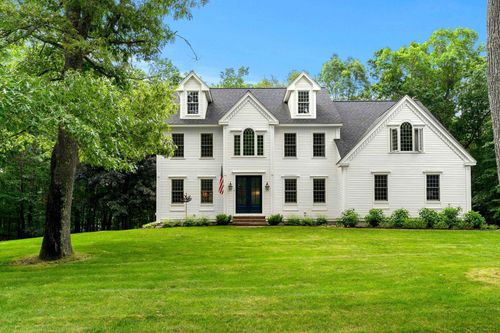 8 Eagle Ct, Greenland, NH, 03840-2335 | Card Image
