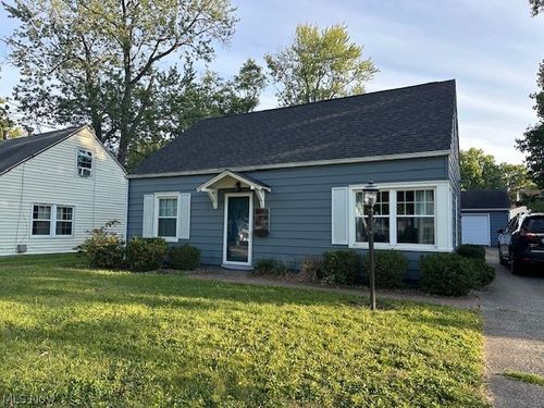 354 Victor Ave, Cuyahoga Falls, OH, 44221-2152 | Card Image