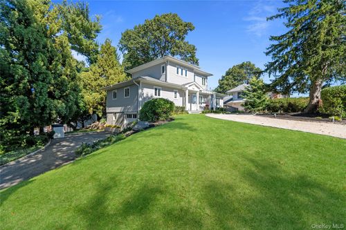 646 The Concourse, Oyster Bay, NY, 11771 | Card Image