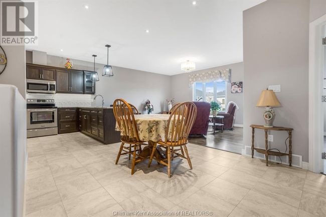 133 Cottage Pl, Townhouse with 3 bedrooms, 3 bathrooms and null parking in Chatham ON | Image 7