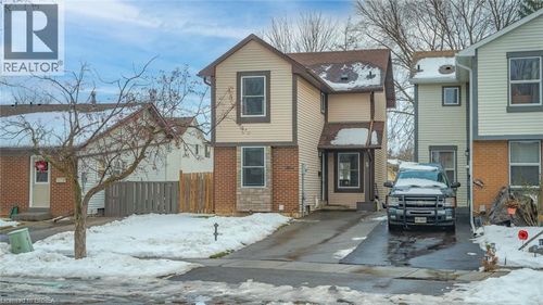 5 Enfield Cres, Brantford, ON, N3P1B3 | Card Image