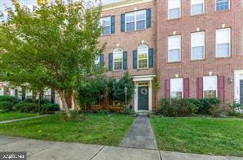 15886 Mackenzie Manor Dr, HAYMARKET, VA, 20169-4947 | Card Image
