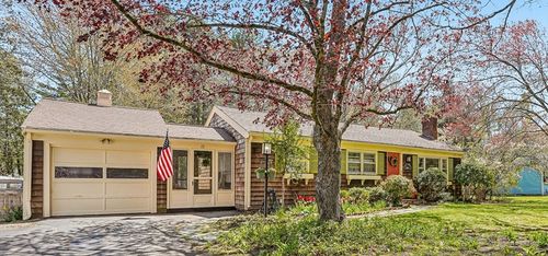 12 Pine St, Franklin, MA, 02038-2623 | Card Image