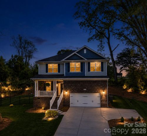 211 Macon Dr, Statesville, NC, 28625-8939 | Card Image