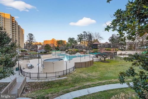 307 Yoakum Pkwy, ALEXANDRIA, VA, 22304-4051 | Card Image