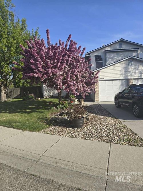 2569 E Mokena Dr, Boise, ID, 83716-6876 | Card Image