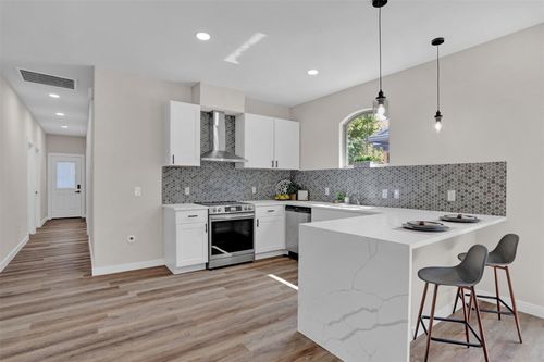 705 E Hanna St, Denison, TX, 75021-6441 | Card Image