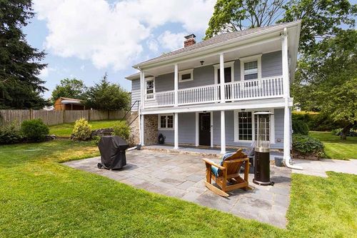 18 Brook Hill Dr, Seekonk, MA, 02771-5304 | Card Image