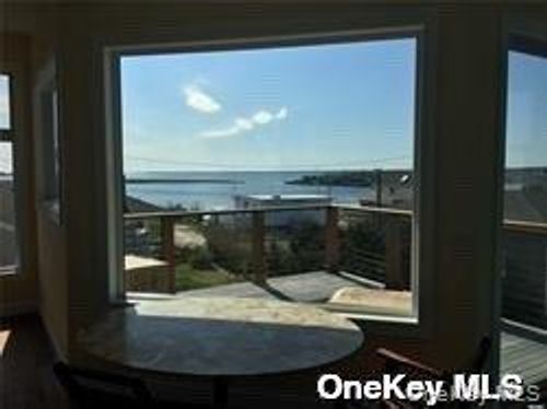 7 Pond Point Rd, Westhampton Beach, NY, 11978-2939 | Card Image