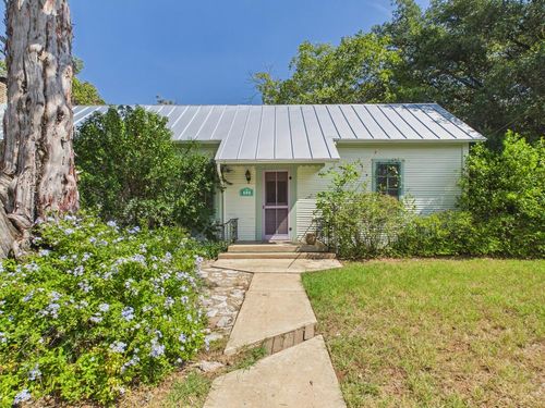 606 W Austin St, Fredericksburg, TX, 78624-3212 | Card Image