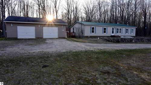 9122 Grimm Rd, Mancelona, MI, 49659-7883 | Card Image