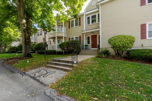 17-690 S Porter St, Manchester, NH, 03103-3194 | Card Image