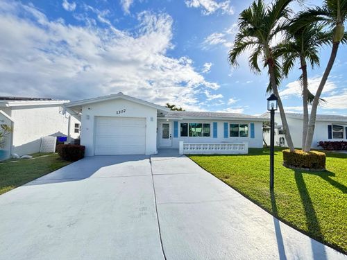 1307 Sw 24th St, Boynton Beach, FL, 33426-5864 | Card Image