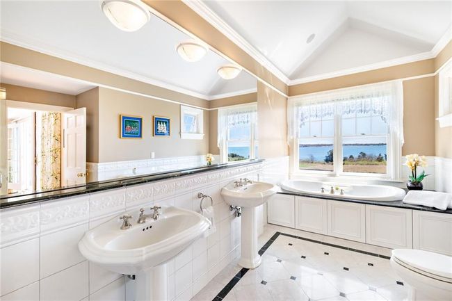 597 Beavertail Rd, Home with 5 bedrooms, 4 bathrooms and 8 parking in Jamestown RI | Image 22