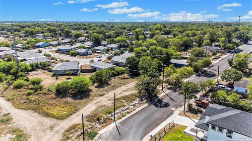 302 Sw 41st St, San Antonio, TX, 78237-2201 | Card Image
