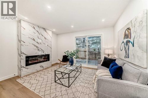 2519 38 St Ne, Calgary, AB, T1Y4W8 | Card Image