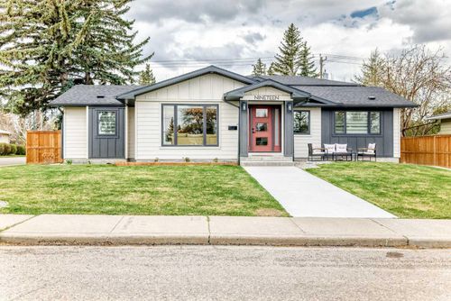 19 Mackay Dr Sw, Calgary, AB, T2V2A3 | Card Image
