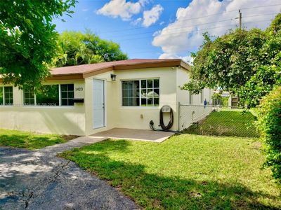 1423 Ne 175th St, House other with 3 bedrooms, 1 bathrooms and null parking in North Miami Beach FL | Image 3