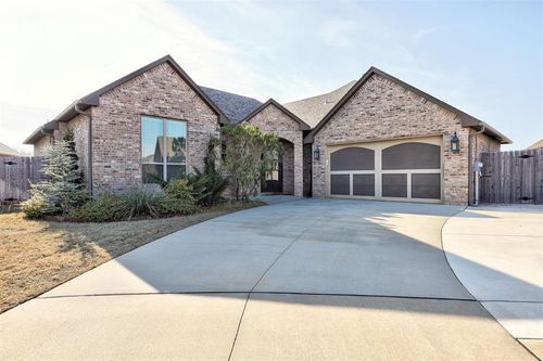 1716 Harvest Ln, Edmond, OK, 73003-9407 | Card Image