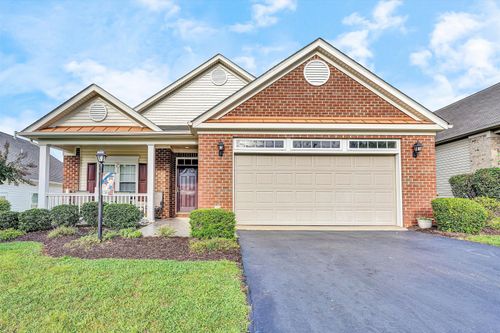 5461 Stayman Dr, Roanoke, VA, 24012-8532 | Card Image
