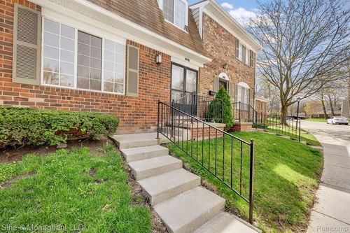 1921 Wickham St, Royal Oak, MI, 48073-1120 | Card Image