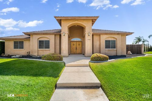 11338 Tee Box Ln, Taft, CA, 93268-9753 | Card Image