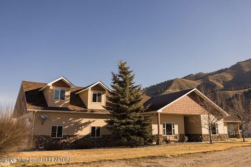 111 Madison St, Afton, WY, 83110-7607 | Card Image